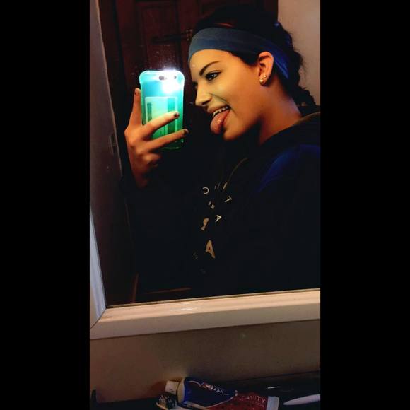 Meet your Posher, Elizabeth - Picture 1 of 1